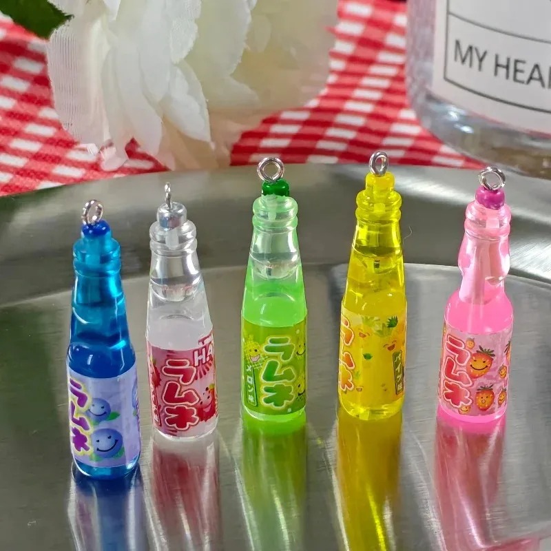 ชาร์มเรซิ่นรูปขวดโซดาขนาดเล็ก  - Resin Art Supplies Near Me บทวิจารณ์และราคา